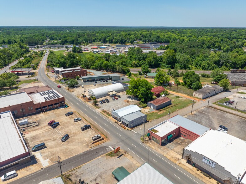 More Photos Of 501 W Forsyth St, Americus General Retail For Sale