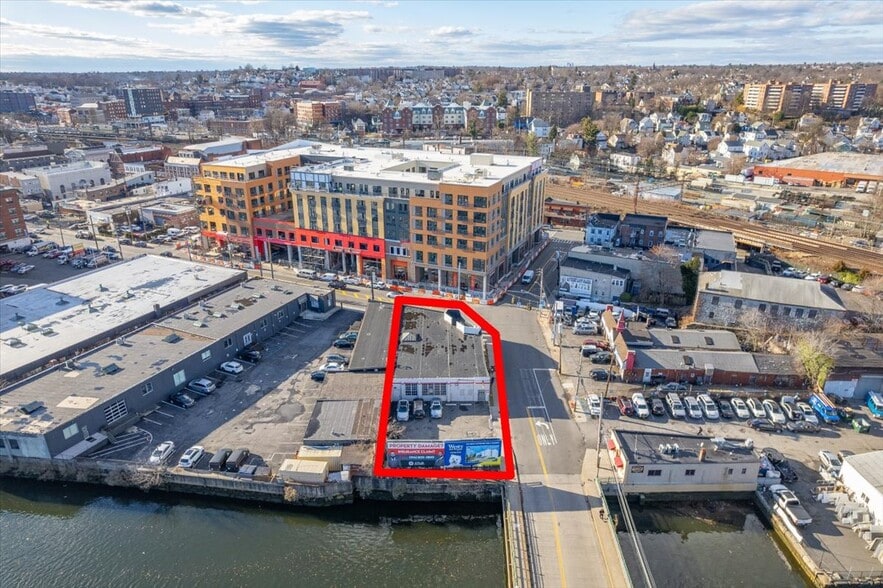 More Photos Of 10 Mill St, Port Chester Freestanding For Lease