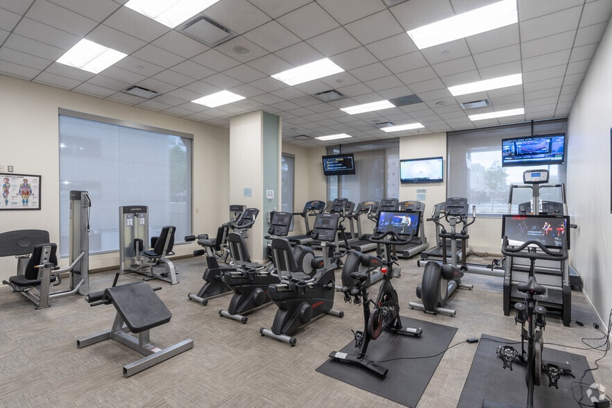 More Photos Of 2005 Market St, Philadelphia Office For Sale