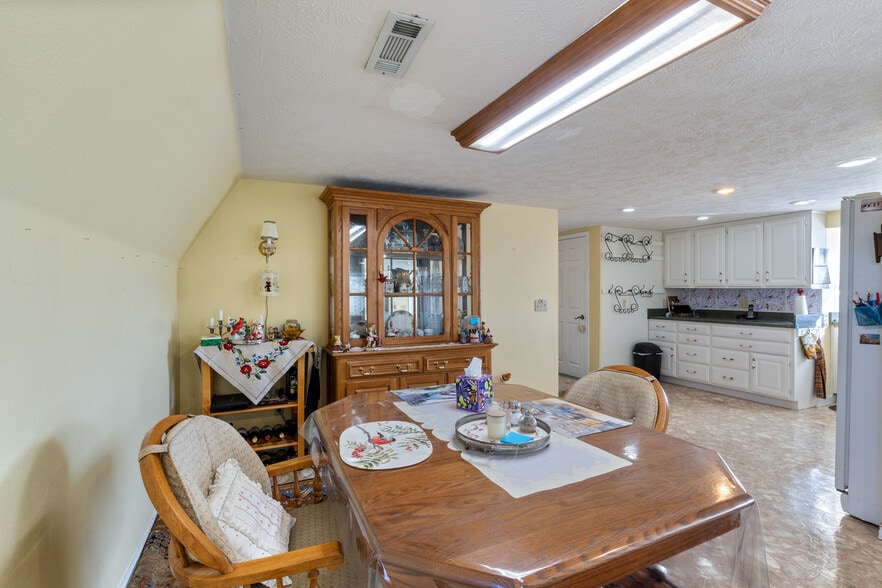 More Photos Of , Eureka Springs Unknown For Sale