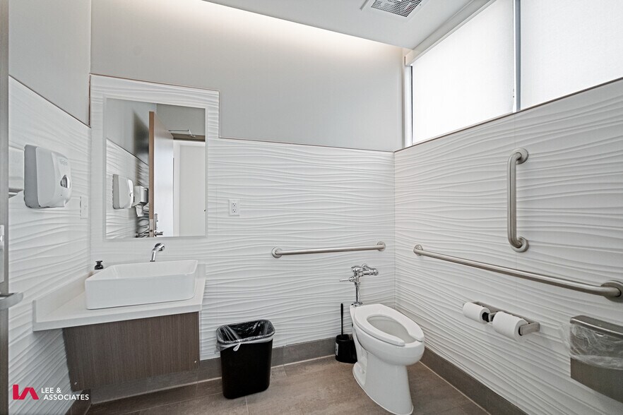 More Photos Of 11855 Alpharetta Hwy, Roswell Medical For Sale
