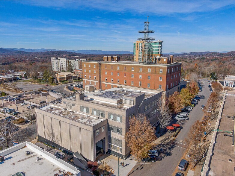 More Photos Of 14 O'Henry Ave, Asheville Loft Creative Space For Lease