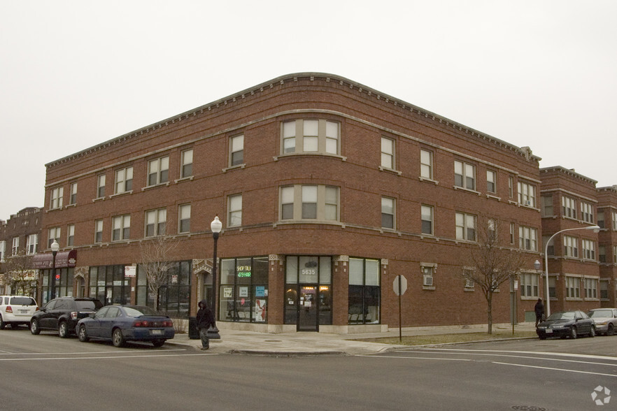 Primary Photo Of 5629 W Madison St, Chicago Apartments For Lease