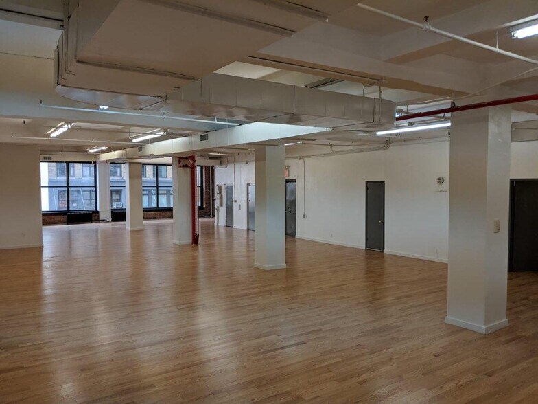 More Photos Of 141 W 28th St, New York Loft Creative Space For Lease