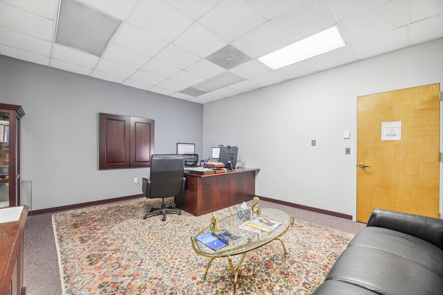 More Photos Of 2497 Vauxhall Rd, Union Township Manufacturing For Sale