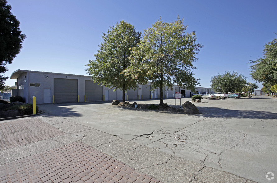 Primary Photo Of 7245 32nd St, North Highlands Warehouse For Lease