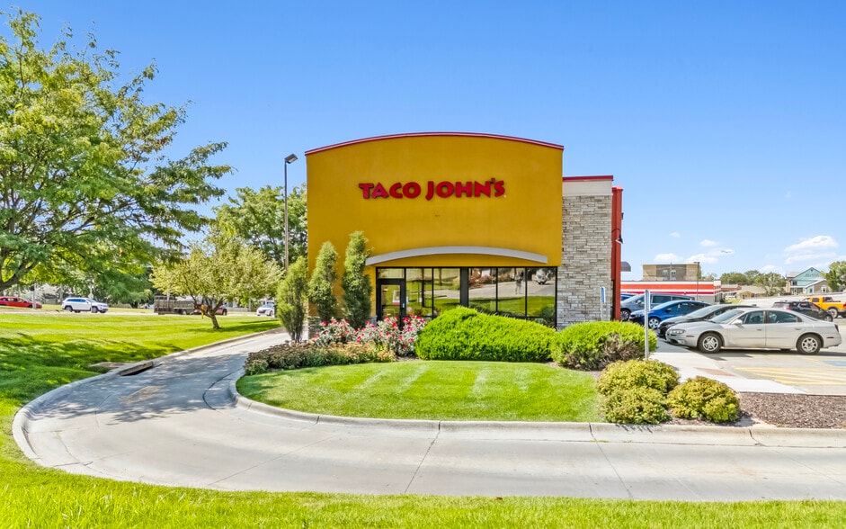Primary Photo Of , Bellevue General Retail For Sale