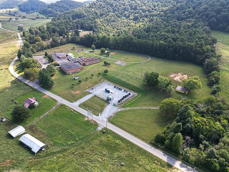 More Photos Of 3500 W Pines Rd, Greeneville Schools For Sale