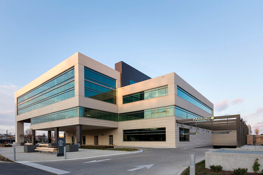 More Photos Of 8 City Blvd, Nashville Office For Lease