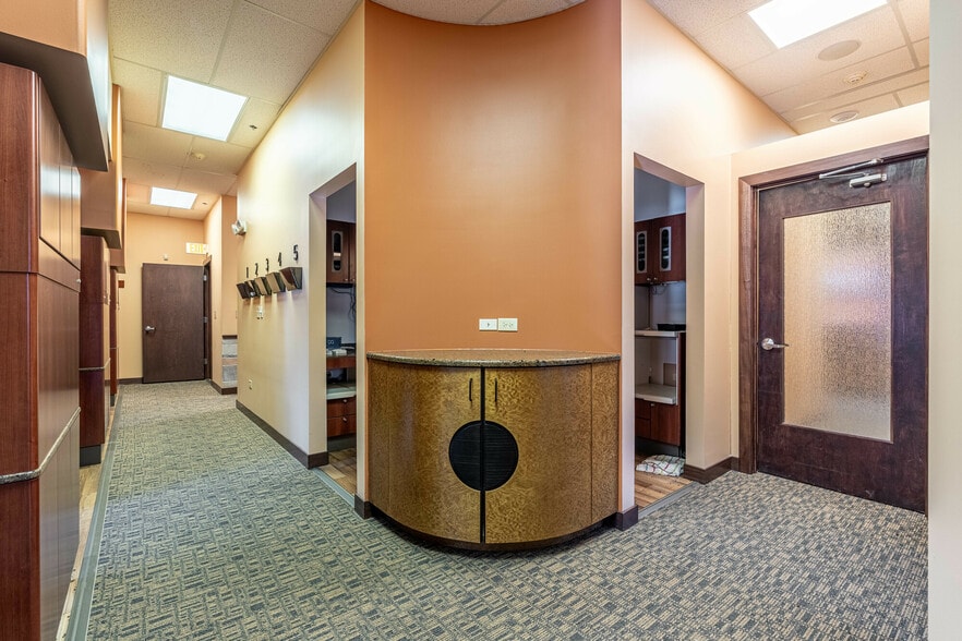 More Photos Of 644 Sheridan Rd, Winthrop Harbor Unknown For Lease