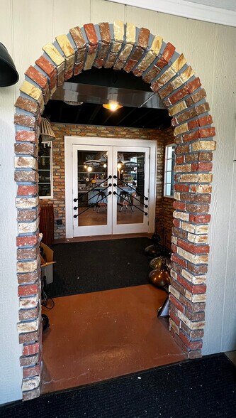 More Photos Of 2813 Liberty Ave, Vermilion Bar For Sale