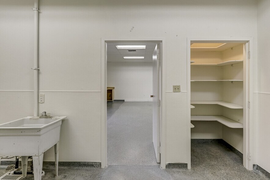 More Photos Of 817 W Colton Ave, Redlands Storefront For Lease