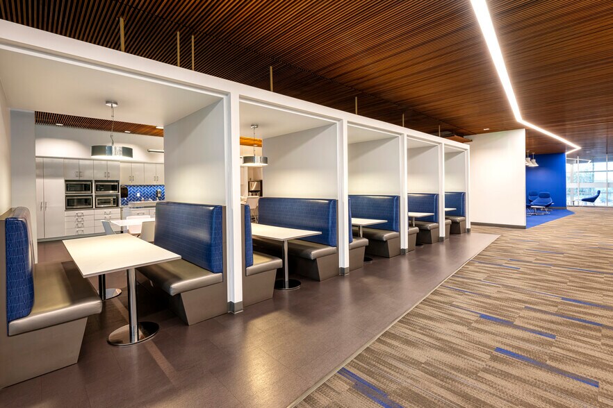 More Photos Of 2900 W Geronimo Pl, Chandler Unknown For Lease