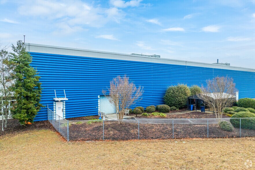 More Photos Of 2000 Carolina Pines Dr, Blythewood Manufacturing For Lease