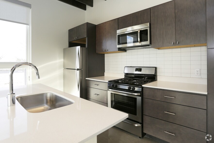 More Photos Of 1059 Wealthy St SE, Grand Rapids Apartments For Lease