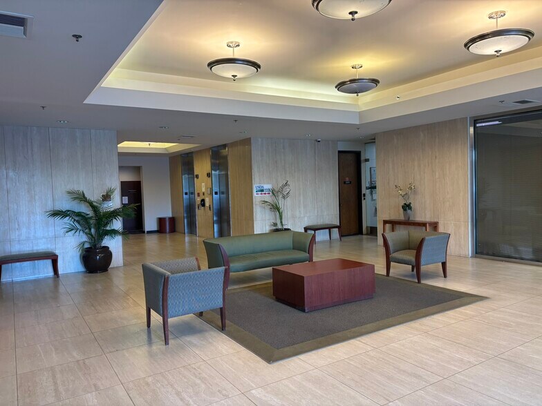 More Photos Of 5080 California Ave, Bakersfield Medical For Lease