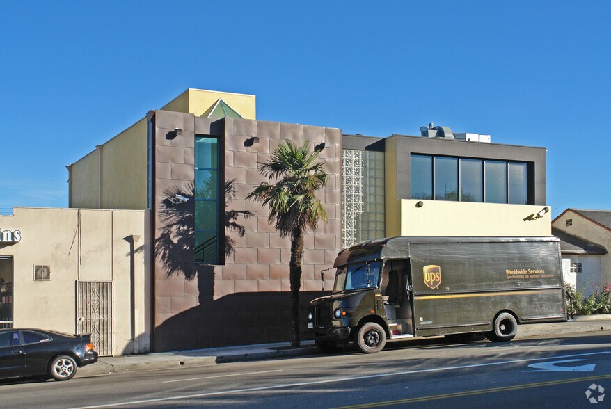 More Photos Of 1818 S Robertson Blvd, Los Angeles Office For Lease