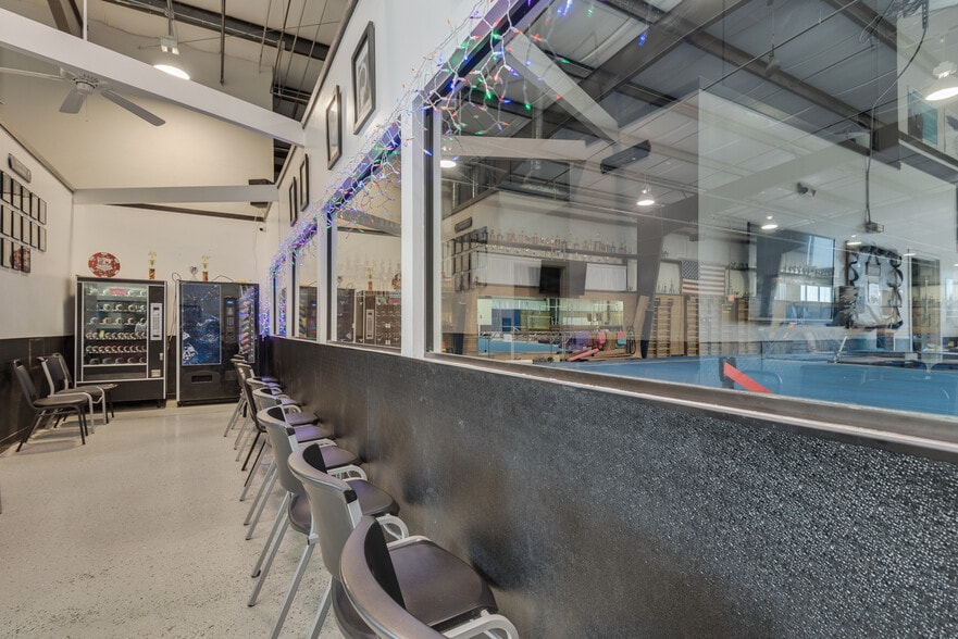 More Photos Of 3250 N Bronco St, Las Vegas General Retail For Sale