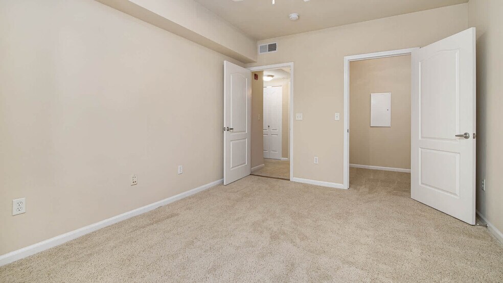More Photos Of 1001-1101 Park Pl, San Mateo Apartments For Lease