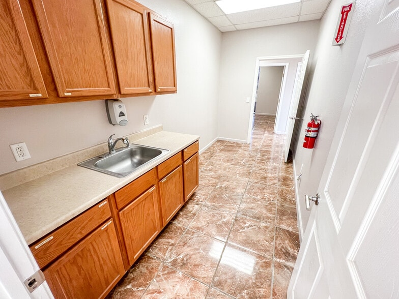 More Photos Of 12618 W County Road 133, Odessa Industrial For Lease