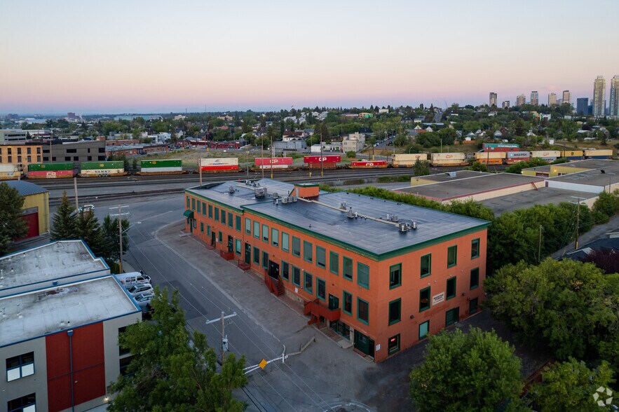 More Photos Of 1207-1215 13th St SE, Calgary Office For Lease