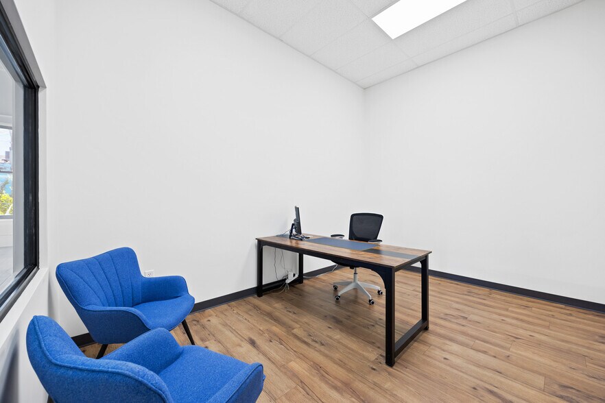 More Photos Of 227 Pearl St, New Albany Office For Lease