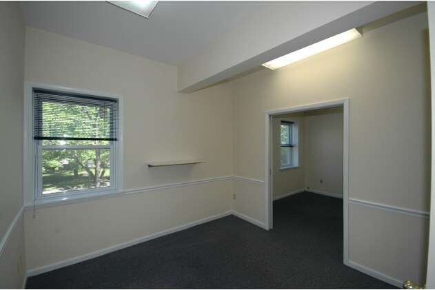 More Photos Of 56 Westchester Ave, Pound Ridge Freestanding For Lease