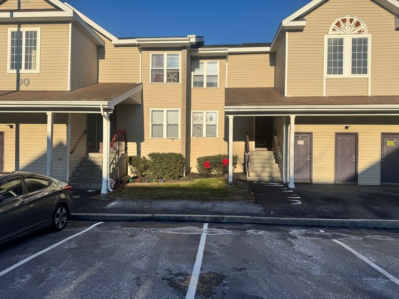 More Photos Of Capital Woods, Albany Apartments For Sale
