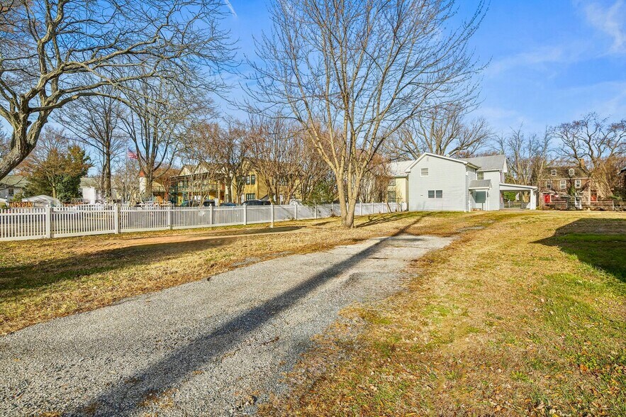 More Photos Of 122 E Main St, Stevensville Office For Sale