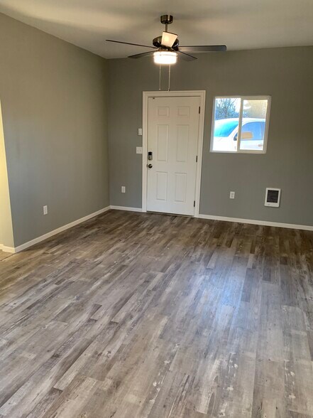 More Photos Of 271 Clay St E, Monmouth Apartments For Sale