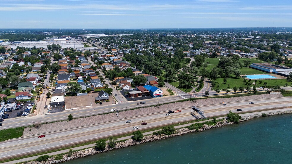More Photos Of 2809 River Rd, Buffalo Flex For Sale