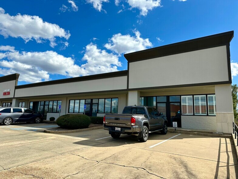 More Photos Of 1000 Lakeland Sq, Flowood Unknown For Lease
