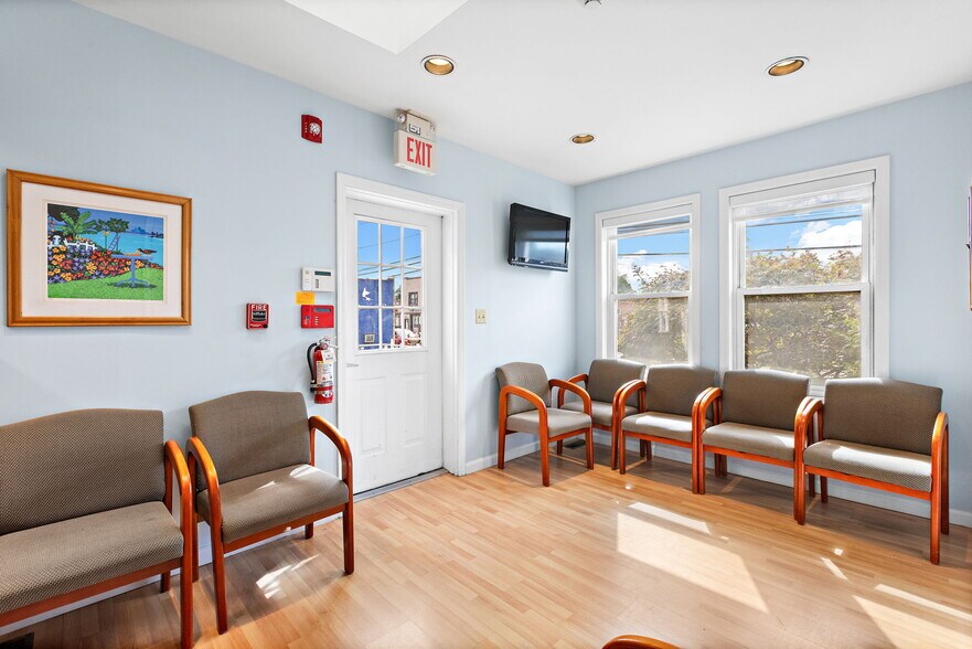 More Photos Of 197 S Washington Ave, Bergenfield Medical For Sale