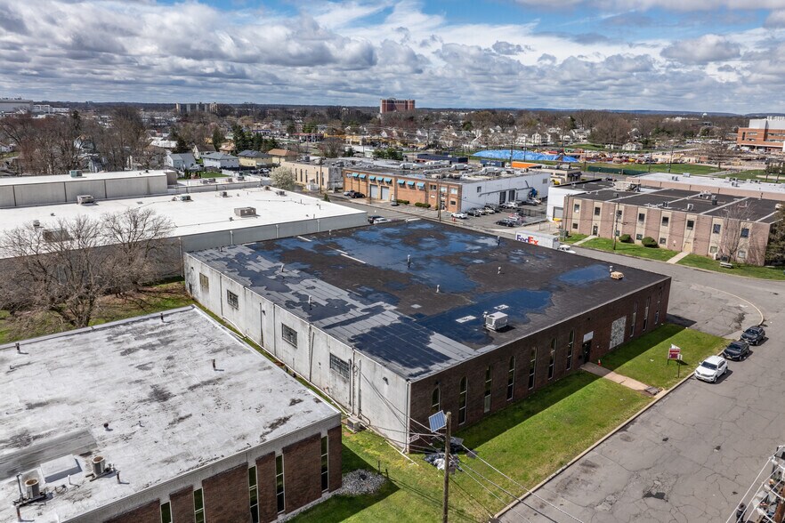 More Photos Of 721 E Lincoln Ave, Rahway Distribution For Lease