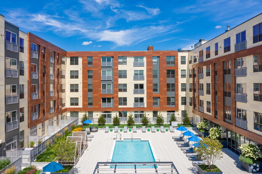 More Photos Of 190 Pleasant St, Malden Apartments For Lease