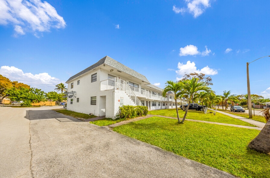 More Photos Of 301 NW 32nd Ct, Pompano Beach Apartments For Sale