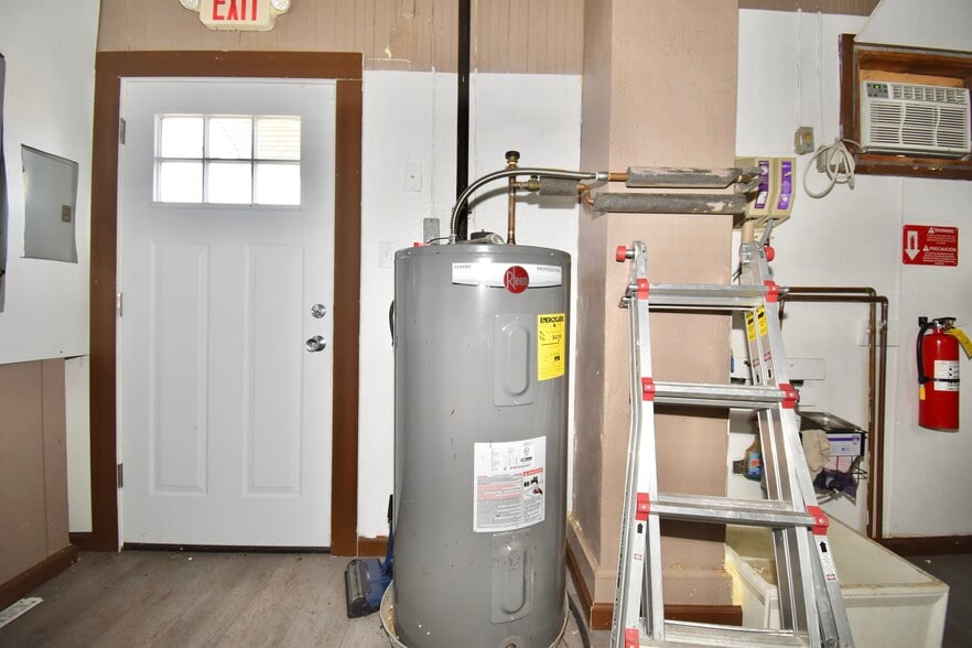 More Photos Of 193 Fairview Ave, Chicopee Restaurant For Sale