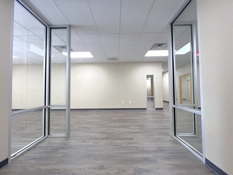 More Photos Of 200 Shannon Rd W, Sulphur Springs Storefront For Lease