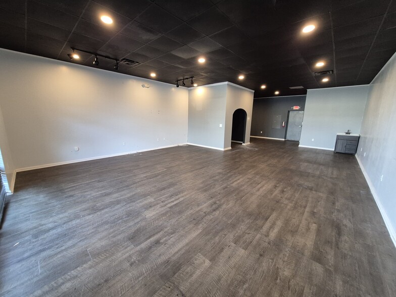 More Photos Of 5447 Yadkin Rd, Fayetteville Storefront For Lease