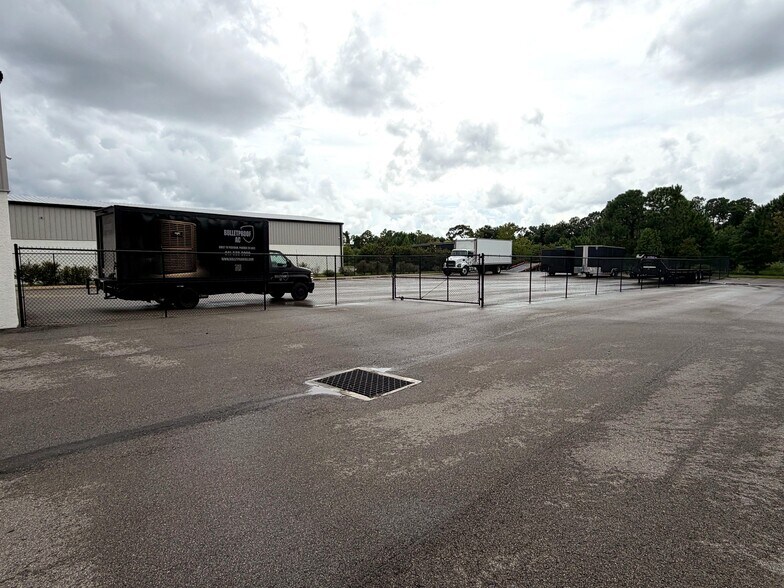 More Photos Of 4708 Lena Rd, Bradenton Warehouse For Sale