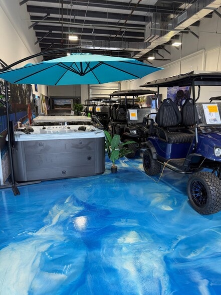 More Photos Of 16360 Innovation Ln, Fort Myers Showroom For Lease