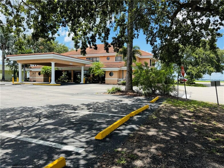 More Photos Of 2237 US Highway 27 S, Sebring Office For Sale