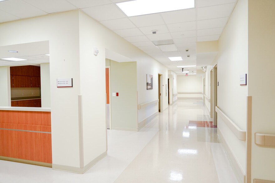 More Photos Of 1903 Doctors Hospital Dr, Bridgeport Office For Sale