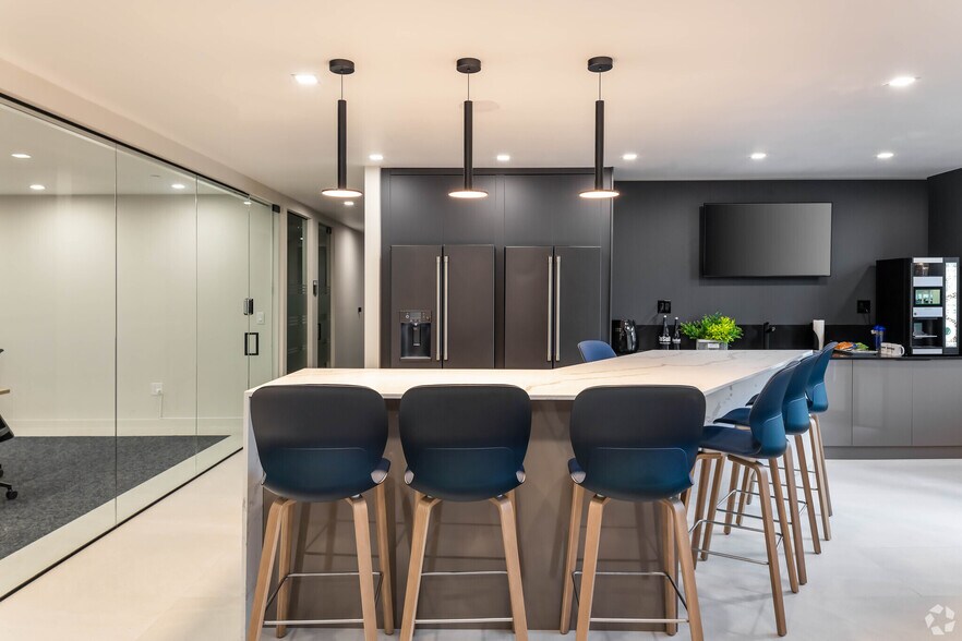 More Photos Of 800 Brickell Ave, Miami Office Residential For Lease