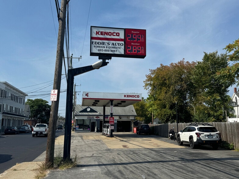 More Photos Of 55 W Hollis St, Nashua Service Station For Sale