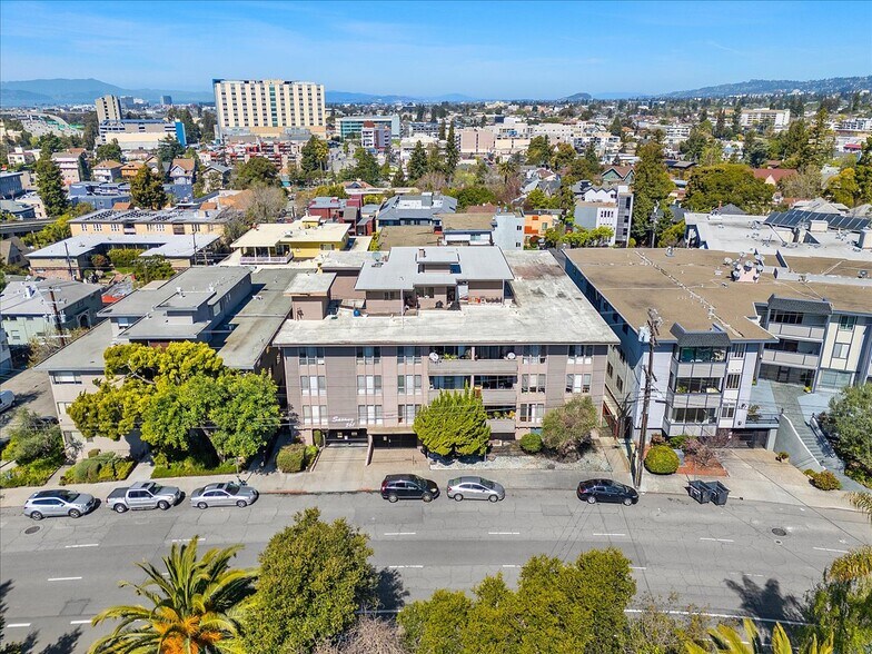 More Photos Of 561 Oakland Ave, Oakland Apartments For Sale