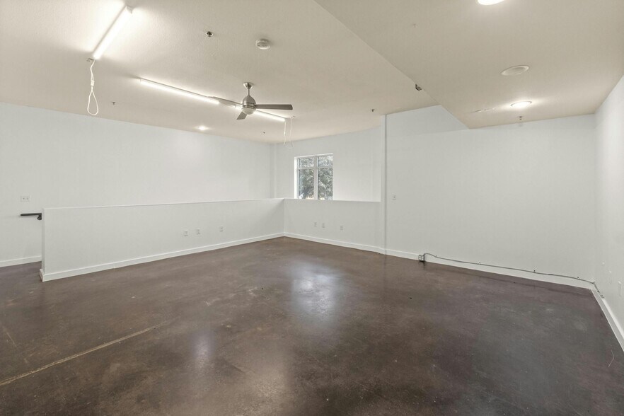 More Photos Of 1601 E Cesar Chavez St, Austin Apartments For Sale