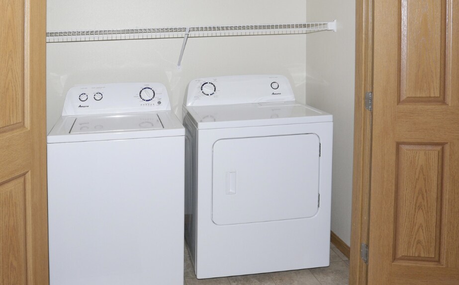 More Photos Of 501 12th Ave SE, Stanley Apartments For Lease