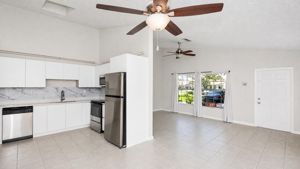More Photos Of 11281 NW 39th St, Coral Springs Multifamily For Sale