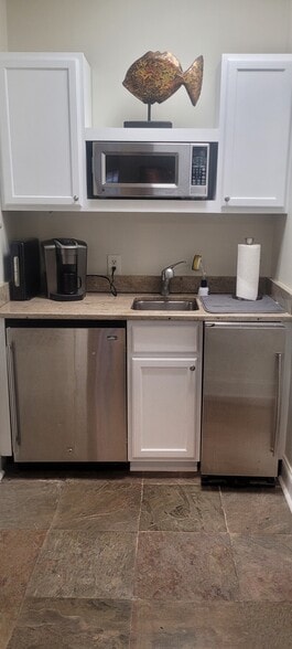 More Photos Of 1936 N Druid Hills Rd NE, Atlanta Medical For Sale